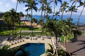Pool - Newly Redecorated Ocean Front Condo (Kihei)