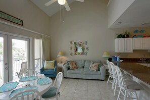 Smart TV, DVD player, books - Caribbean Dunes 2BR/2BA with The Best Gulf View (Destin)
