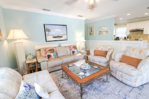 Smart TV - Cozy Home in Vilano Beach. (St. Augustine)