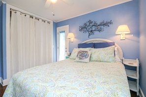 3 bedrooms, desk, iron/ironing board, WiFi - Cozy Home in Vilano Beach. (St. Augustine)