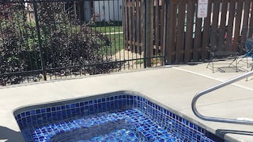 Opvarmet pool