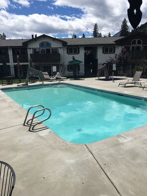 Beheizter Pool