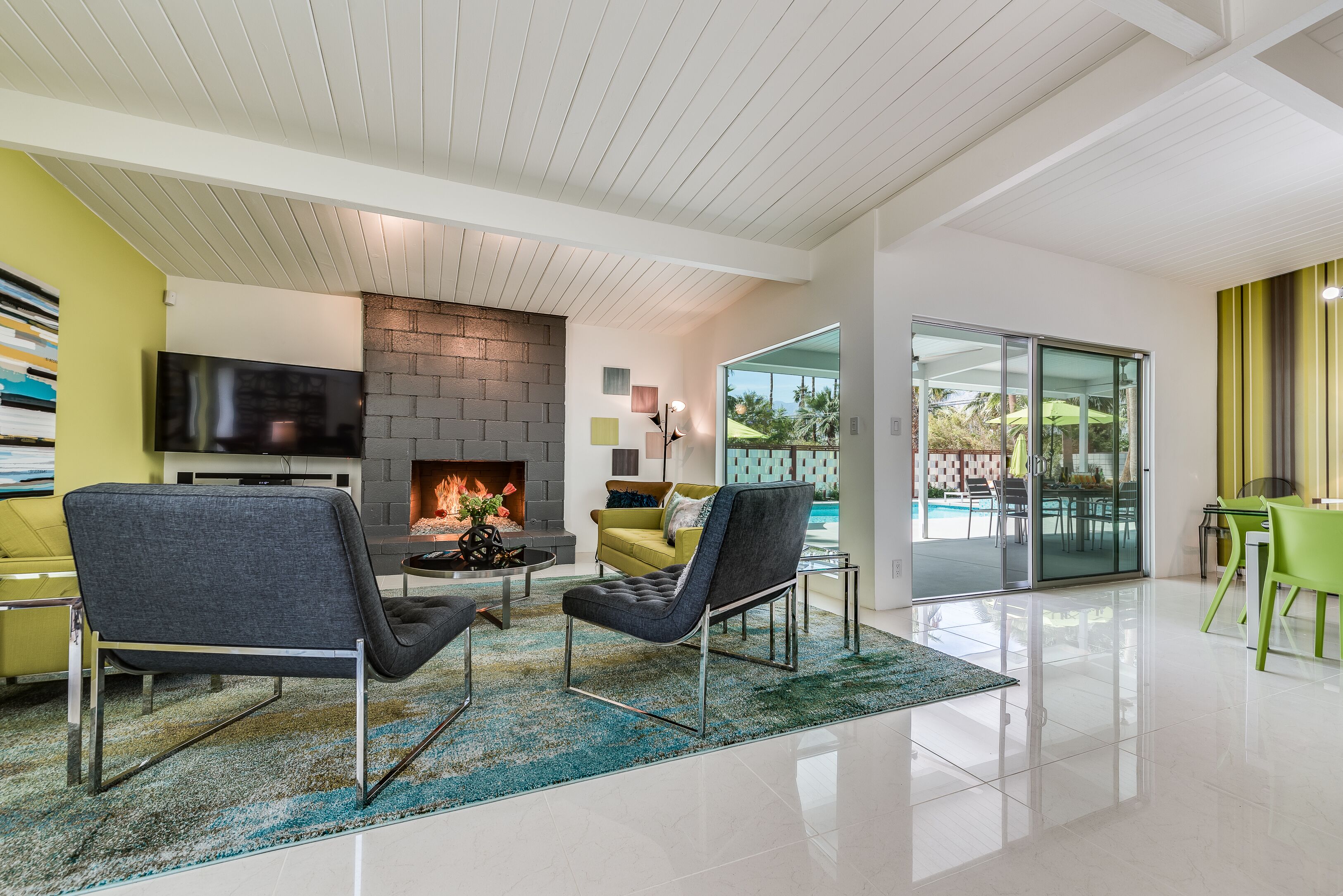 智能电视、壁炉、乒乓球