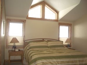 4 bedrooms, WiFi, bed sheets