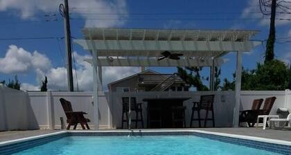 Tsipas Oceanview Walk to Beach Restaurants Movies Shopping!