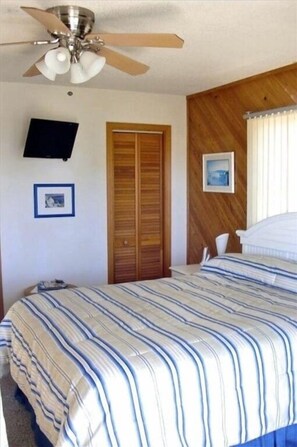 4 bedrooms, iron/ironing board, travel cot, WiFi