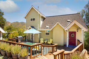 Property grounds - Fitch Mtn Lookout- Gorg & Comfy!Pets-Walkable Russian River-Spa under the stars! (Healdsburg)