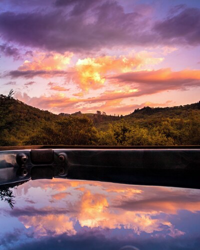 Fitch Mtn Lookout- Gorg & Comfy!Pets-Walkable Russian River-Spa under the stars!