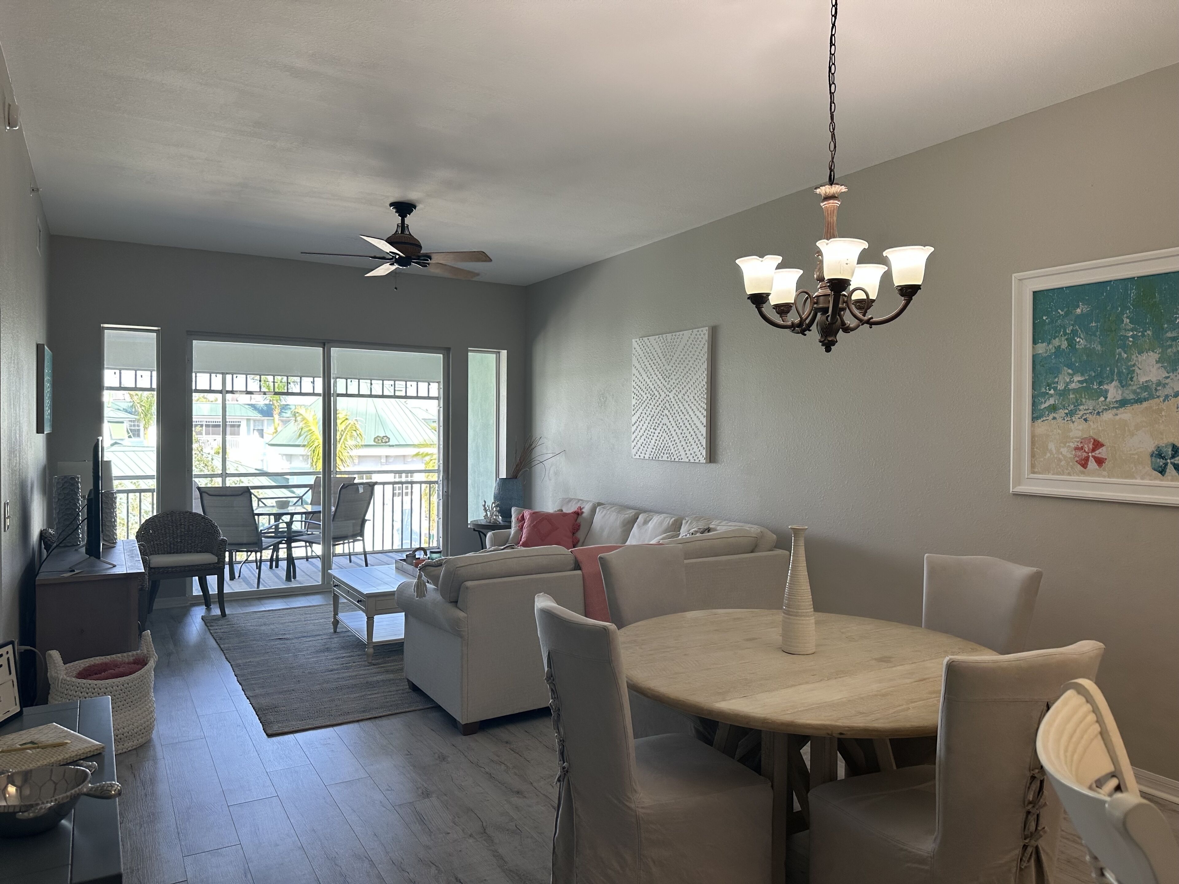 Newly renovated spacious 3rd floor condo located on Charlotte Harbor