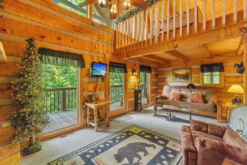 Luke11:33 5mile Dwntwn Pigforg~Pkwy-Hotub-Gameroom-wifi-NO EXTRA FEES