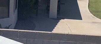 4 makuuhuoneen koti GilbertissÀ, Val Vista JÀrvien pÀÀllikön suunnittelema yhteisö, vuodepaikkoja 8-1