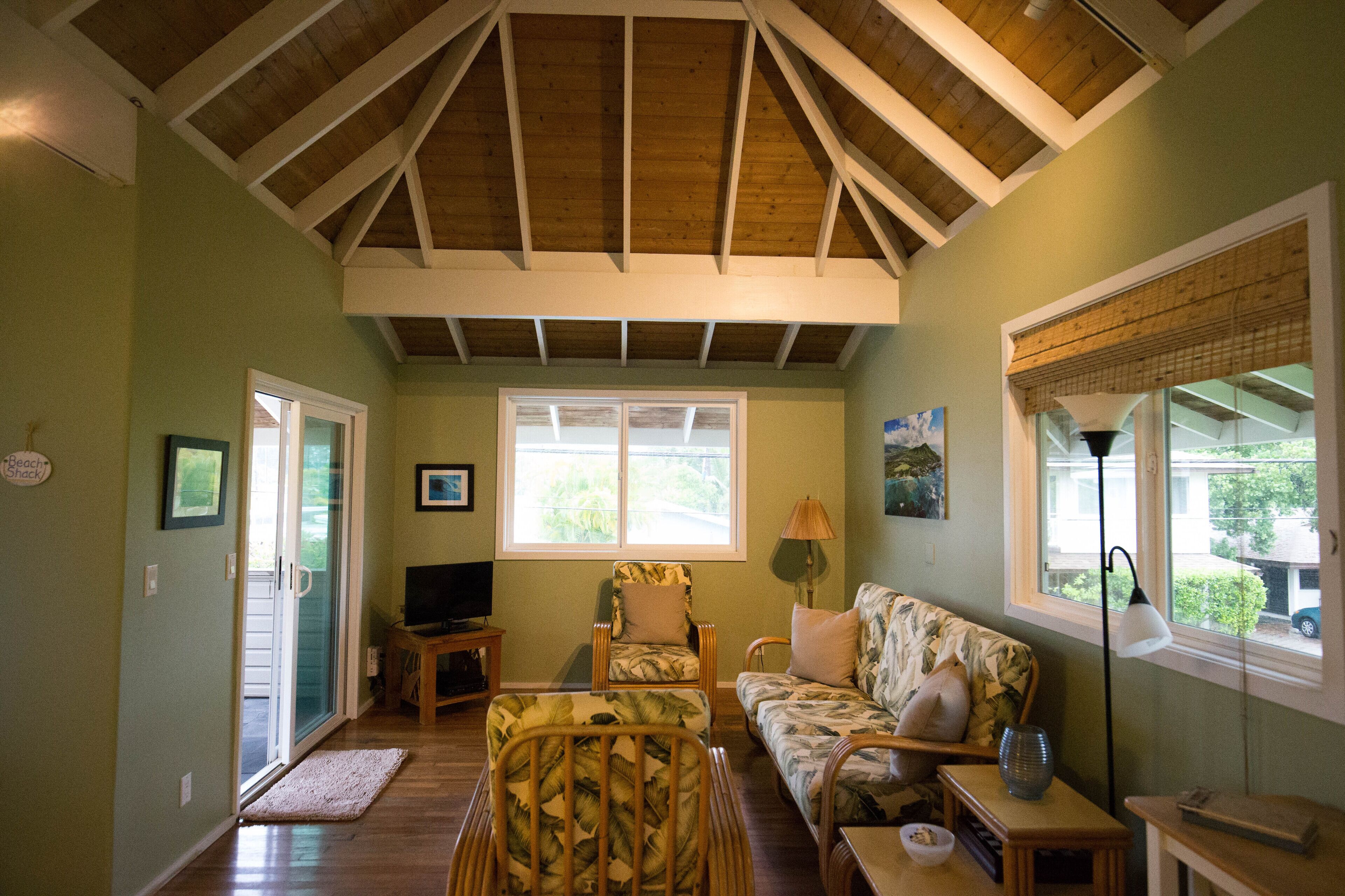 TV, books, music library, stereo