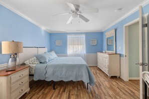 4 bedrooms, desk, iron/ironing board, free WiFi - Enjoy Cape May Sea Glass Cottage (Cape May)