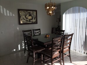 Dining - Hidden Island Getaway (Waianae)