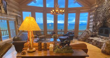 Exclusive Family Luxury Mountaintop Lodge on 43 acres