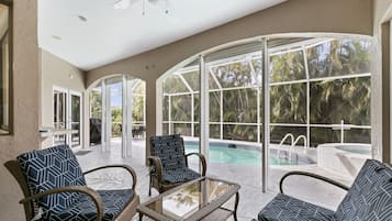 Piscine extérieure, piscine chauffée