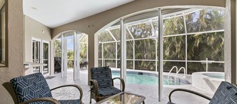 Paradise - 5 min à pied de la plage!  3 chambres, 2 salles de bain, 8 couchages!