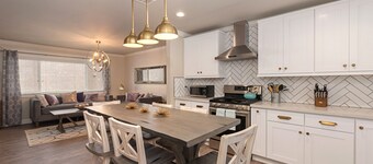 Luxurious 3-bed/2-bath Coastal Modern Beach Cottage-AC, Walk to Beach!