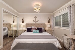 3 bedrooms, iron/ironing board, travel cot, Internet