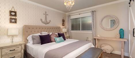 3 bedrooms, iron/ironing board, travel crib, internet