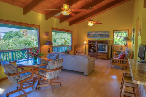 Private Ocean View Cottage mit Blick auf Wailea