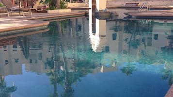 Ulkouima-allas, lämmitetty uima-allas