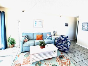 TV, video games, DVD player, books - Save 10% Last min & Week! Gulf Front, Panoramic Views, Beach Supplies, Pool! (Orange Beach)