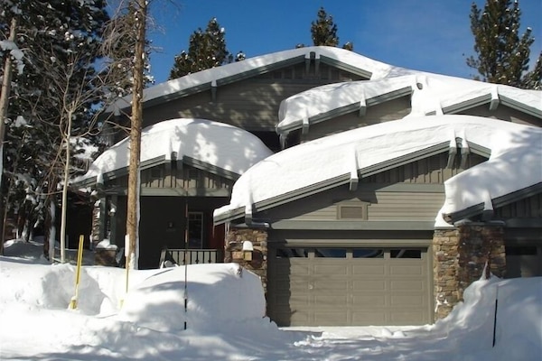 Shuttle Stop is Just Down the Drive Way or You Can Walk to Eagle Lodge