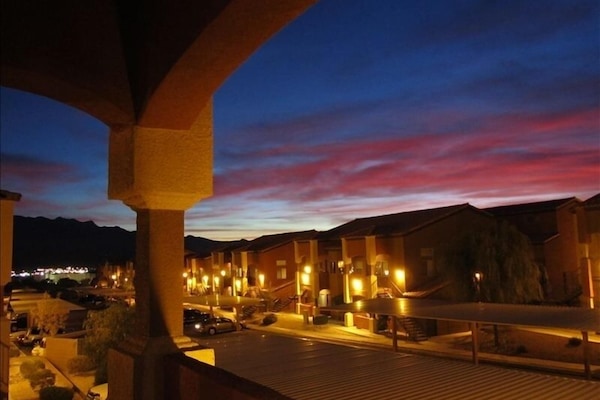 المنطقة المحيطة بالمنشأة