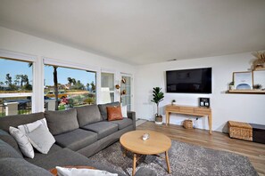 Smart TV, video games