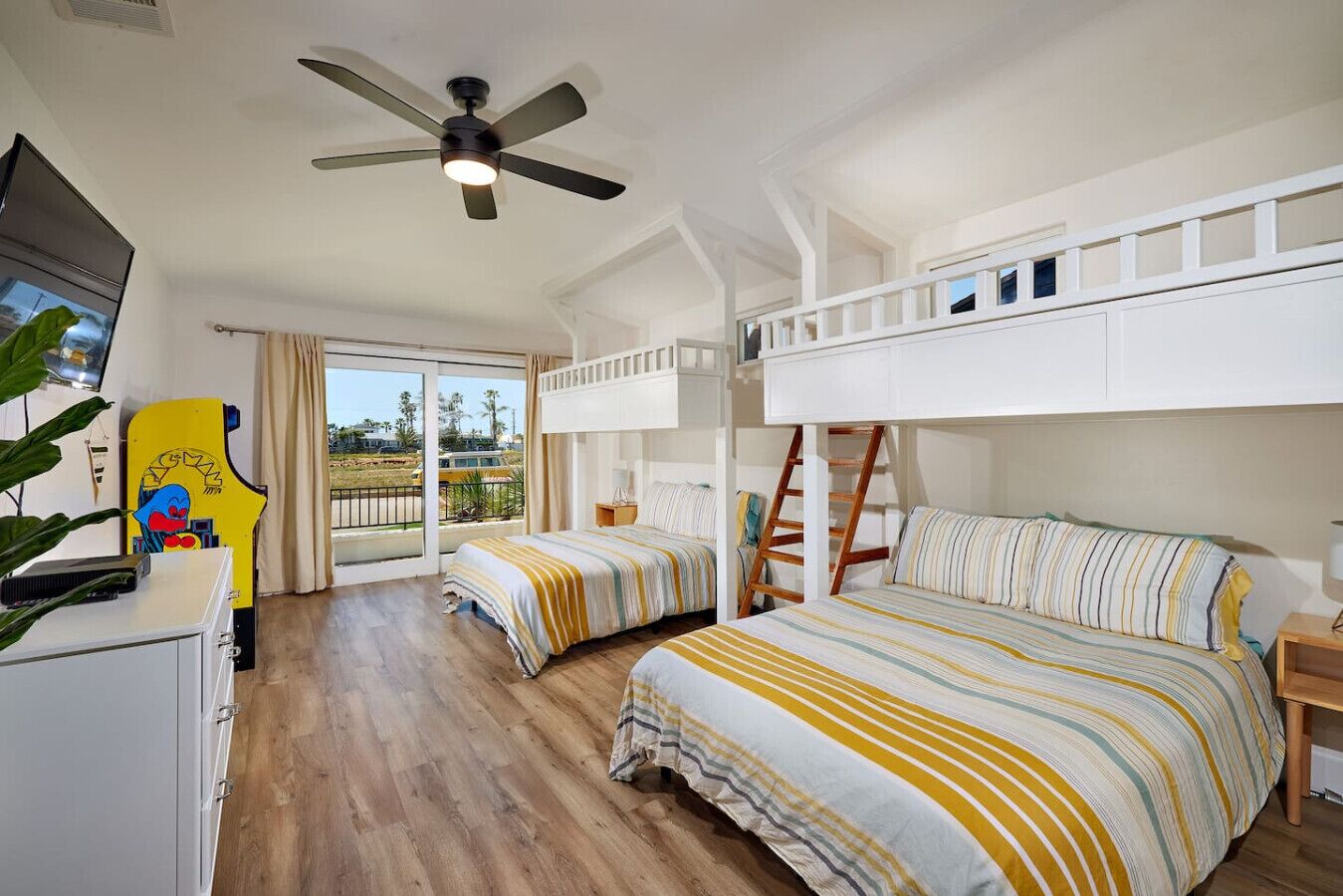 3 bedrooms, iron/ironing board, travel crib, free WiFi