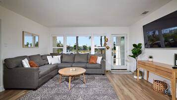 Smart TV, video games