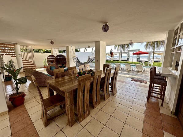 Outdoor dining