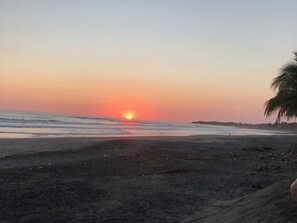 On the beach, sun loungers - Perfect Place To Relax And Have Fun (La Libertad)