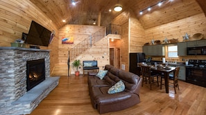 Fernseher, Kamin, DVD-Player, Tischfußball