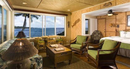 Hana Kai Maui - Oceanfront "Waikaloa" (yksikkö # 1) Corner Unit 100ʻ veden ulkopuolella