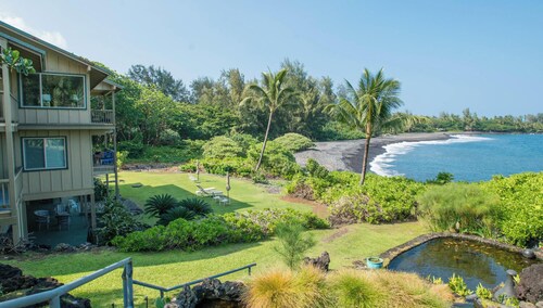 Oceanfront #1 at Hana Kai Maui - 1 Bedroom, Corner Unit 100ʻ from Water!