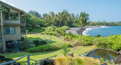 Oceanfront #1 at Hana Kai Maui - 1 Bedroom, Corner Unit 100ʻ from Water!