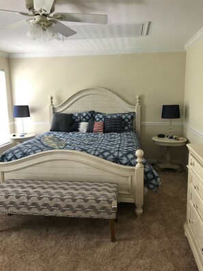 4 bedrooms, desk, iron/ironing board, travel crib - Updated with everything you need for family fun time, just minutes to beach! (Ocean View)