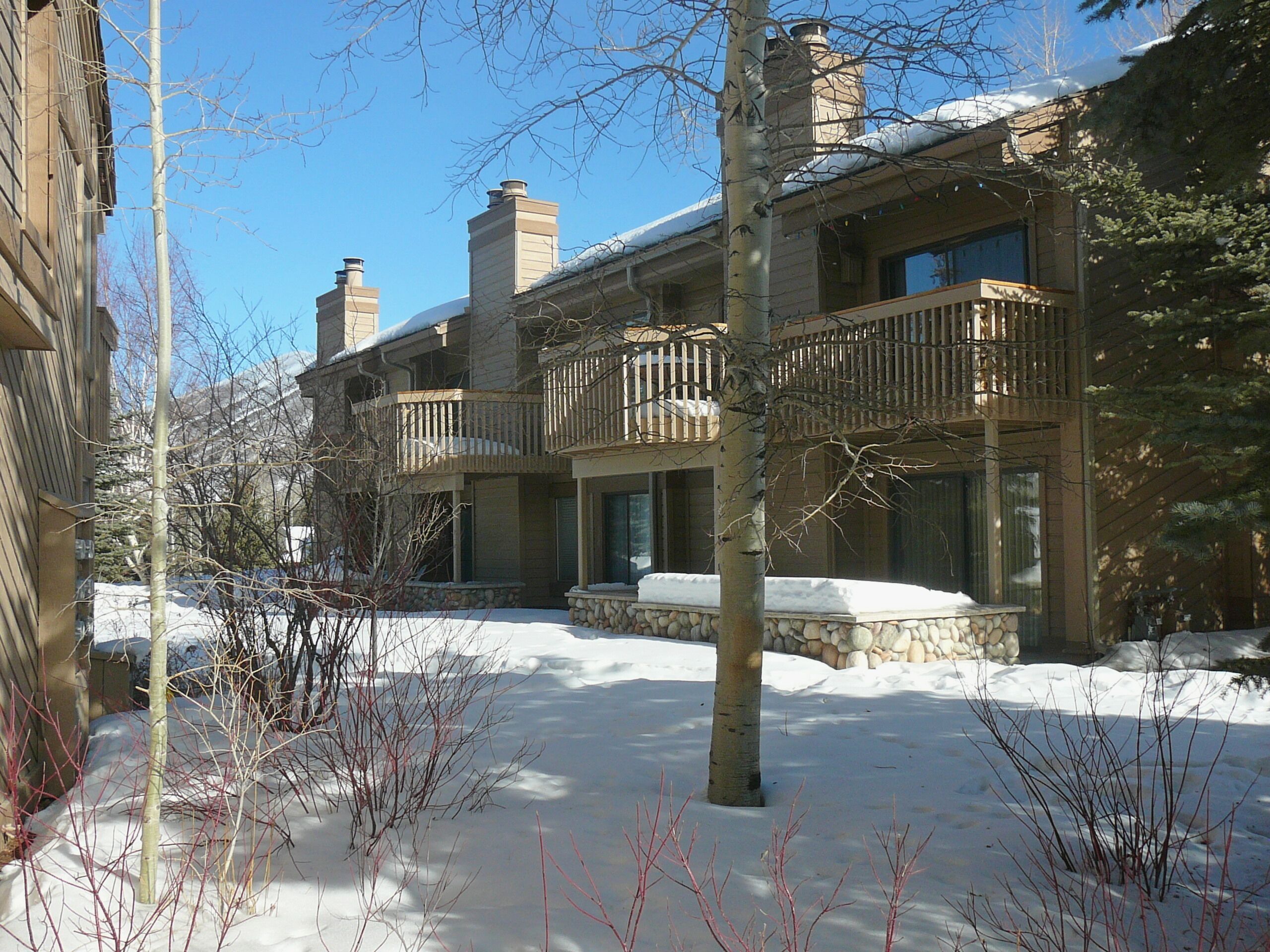 Snowcreek Location! Heart of Sun Valley on Dollar's Doorstep 2BR 2Bath Full Loft