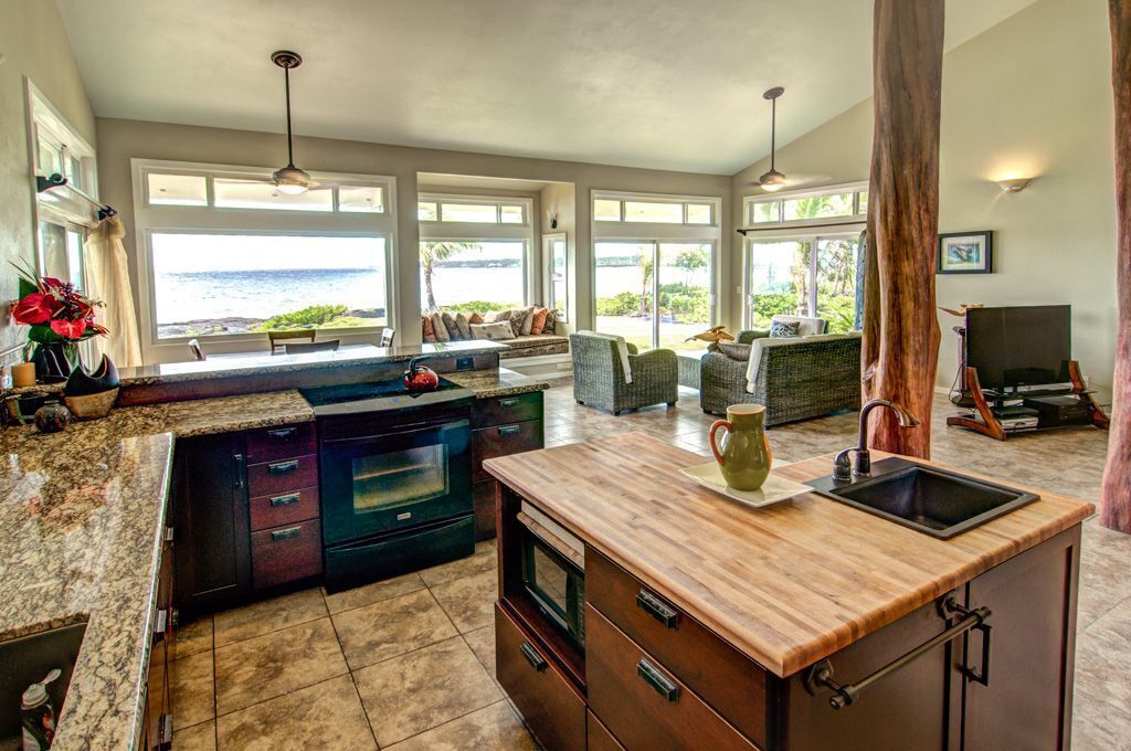 Microwave, dishwasher, coffee/tea maker, cookware/dishes/utensils