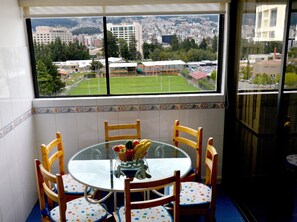 Dining - Exc PH, Best Loc, Near Carolina, Huge Balcony, Amazing Views, WiFi, APU, 💲Deals! (Quito Canton)