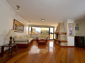 Living room with Chanul wood flooring