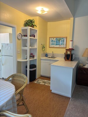 Coffee/tea maker, fridge, microwave, toaster