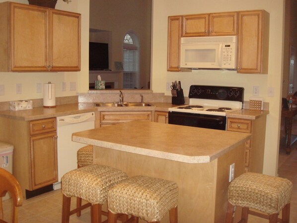 Fridge, microwave, dishwasher, ice maker - Golfers Paradise in Beautiful Brunswick Plantation Golf Resort (Calabash)