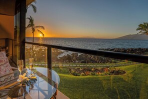 Outdoor dining - 202 - Premium remodeled oceanfront with A/C - Spectacular! (Kihei)