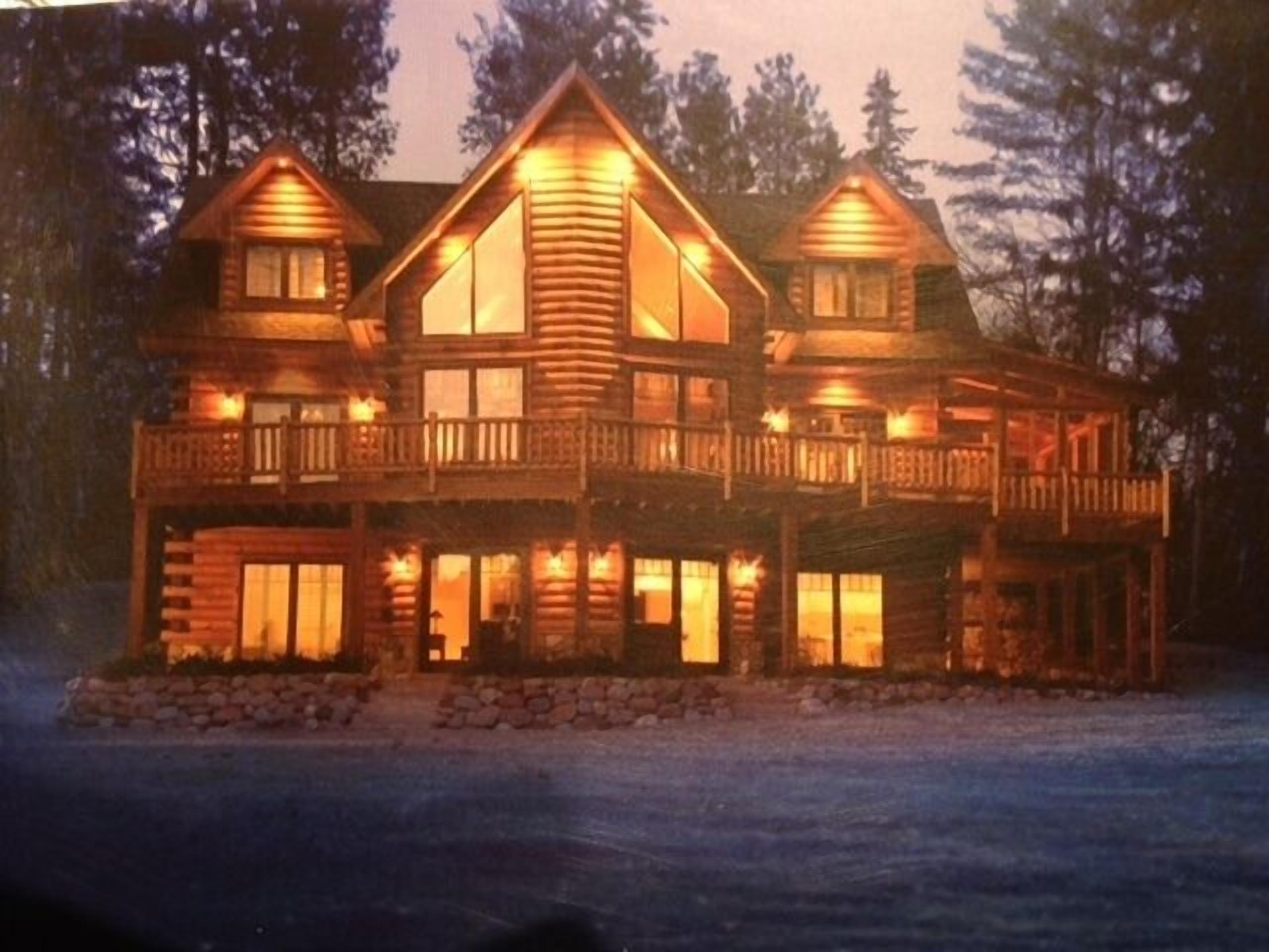 Reese's Retreat
Chain-'O-Lakes
Waupaca, Wisconsin