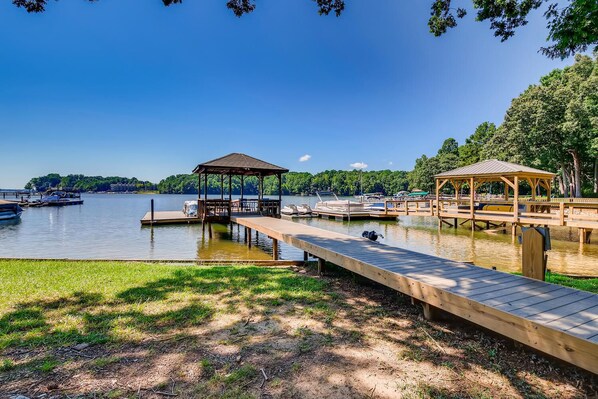 Marina - BREATHTAKING VIEWS AT NORMANDY BREEZE! (Denver)