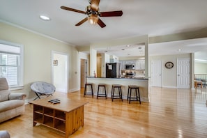 TV, fireplace - BREATHTAKING VIEWS AT NORMANDY BREEZE! (Denver)