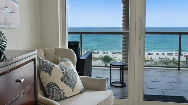 Interior - Beach Club 503 - 𝑩𝒍𝒖𝒆 𝑳𝒂𝒈𝒐𝒐𝒏 (Pensacola Beach)